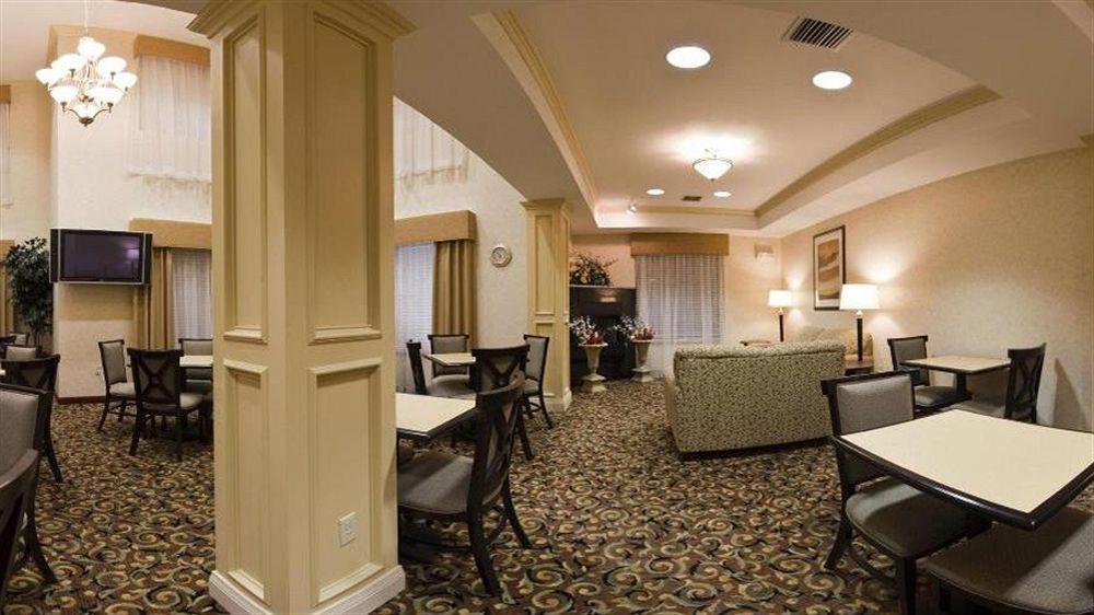 Holiday Inn Express Hotel & Suites Muskogee By Ihg Buitenkant foto